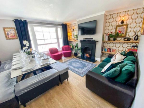Hot Tub Hideaway - by Brighton Holiday Lets